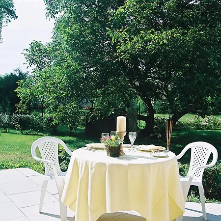 Le Clos Du Moulin Hotel 3*